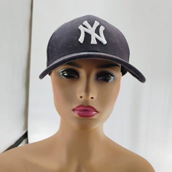 New York Yankees MLB Twins Enterprise Embossed Strapback Hat Vintage - Picture 3 of 11